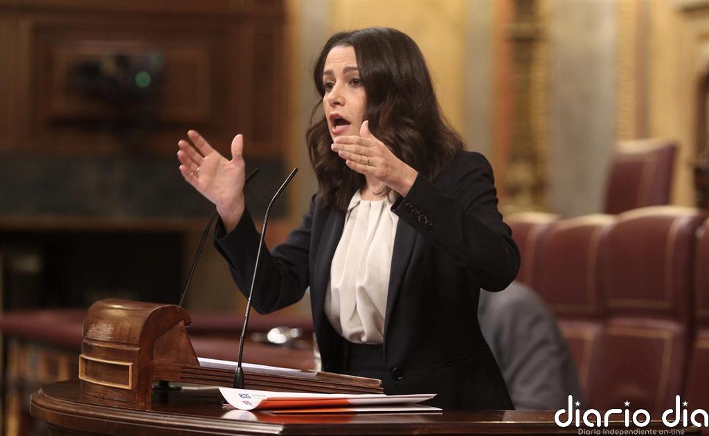 Arrimadas dice tras las palabras de Rivera que seguirá pactando con Sánchez porque es "lo correcto" durante la pandemia