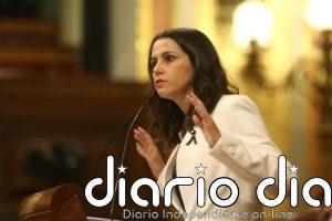 Arrimadas pide a Sánchez que escuche menos a Iglesias y elija la "lealtad" de Cs para pactar los Presupuestos