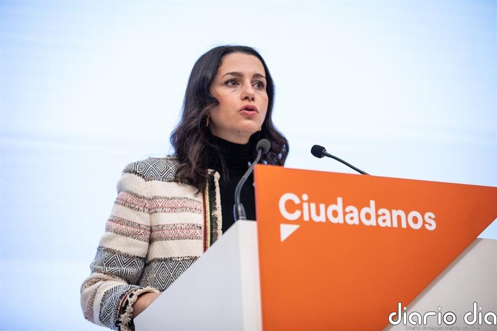 Arrimadas subraya que Cs ha frenado "locuras" de Podemos en los PGE mientras PP y Vox han estado de "vacaciones pagadas"