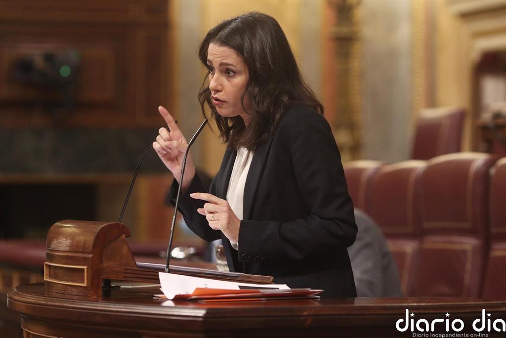 Arrimadas: "Vamos a ver si en el Gobierno manda Iglesias o la parte moderada del PSOE"