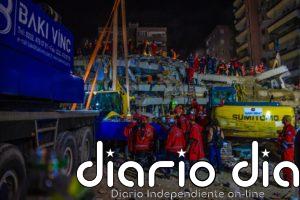 Ascienden a 100 los muertos y cerca de mil heridos las víctimas del terremoto en el mar Egeo