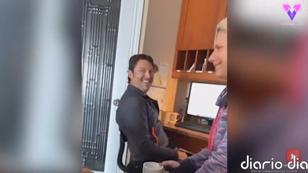 Así reacciona este padre cuando su hija le cuenta un clásico "chiste de padre"
