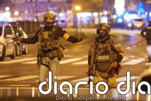 Austria ve "claros indicios" de que el atacante de Viena "simpatizaba" con Estado Islámico