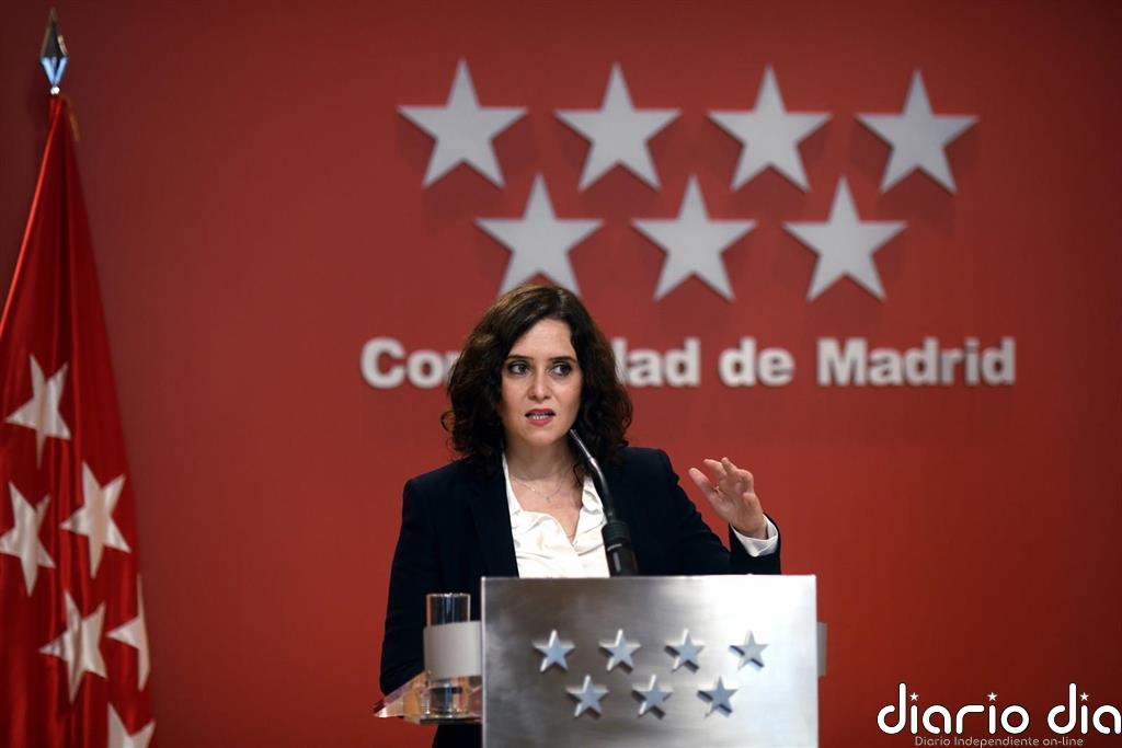 Ayuso asegura que la Comunidad "protegerá y difundirá" el español, la "herencia de todos"