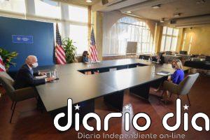 Biden se reúne con Schumer y Pelosi para planificar el comienzo de su presidencia