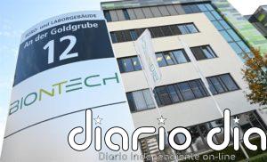 Bruselas aprueba el acuerdo con Pfizer y Biontech para comprar hasta 300 millones de dosis de su vacuna