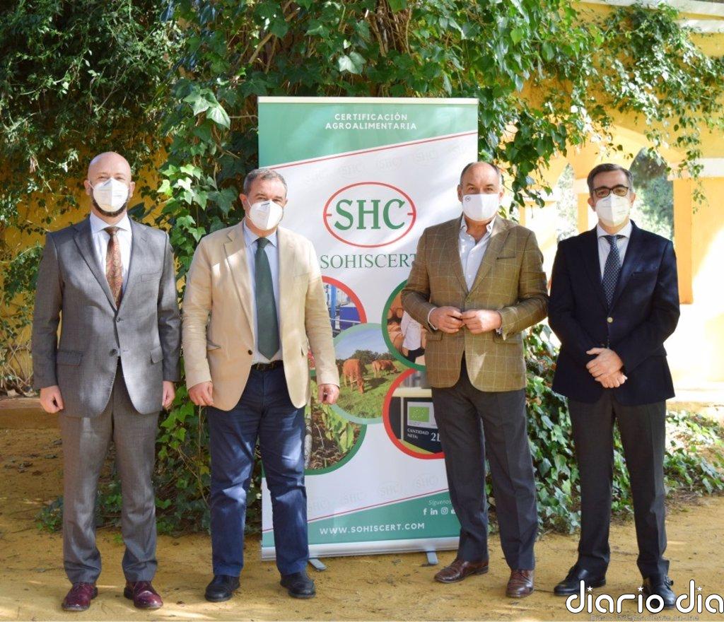 Cajasur y Sohiscert firman un acuerdo de colaboración para impulsar la competitividad del sector agrario empresarial