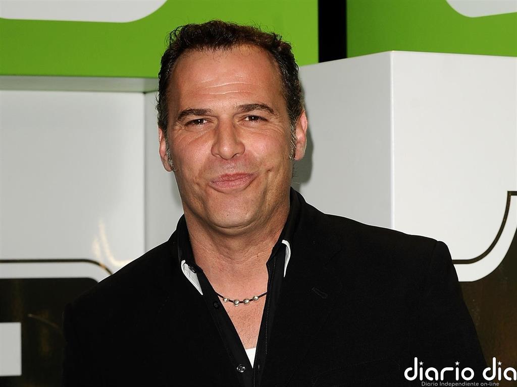 Carlos Lozano cumple 58 años estando más alejado de la televisión que nunca