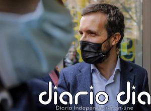 Casado cree que Sánchez es "como el perro del hortelano" porque "no deja comer en las competencias de las autonomías"