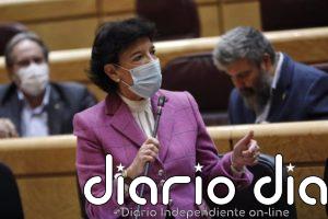 Celaá afea al PP que "es la única derecha europea que no defiende la educación pública"