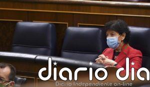 Celaá atiende "con respeto" la disposición de la RAE y recuerda que el español está "cumplimentado" en la ley educativa