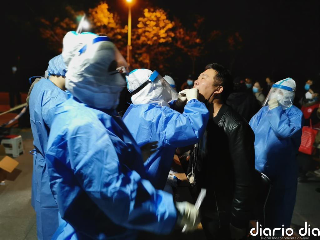 China confirma una quincena de casos importados de coronavirus y un contagio local en Anhui