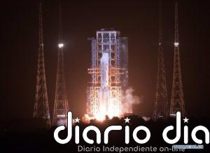 China lanza su misión Chang'e 5 para traer muestras de la Luna