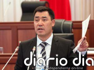 Cientos de kirguises protestan contra el referéndum constitucional para incrementar el poder del presidente