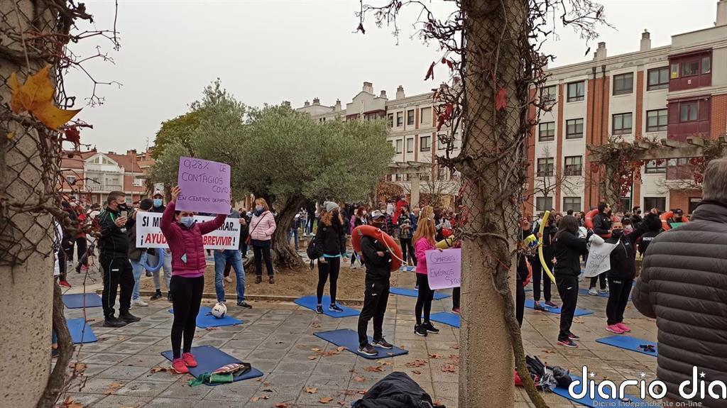 Cientos de personas rechazan el cierre de centros deportivos en Valladolid y reivindican su comportamiento "modélico"