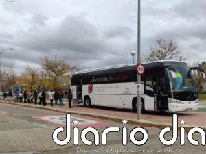 Colas de jóvenes para donar sangre en el campus universitario Miguel de Unamuno de Salamanca