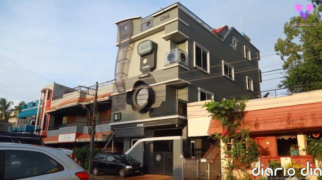 Conoce a Ravi Hongal, el hombre que ha logrado su sueño de tener una casa con forma de cámara de fotos