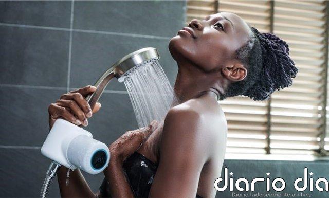 Crean un altavoz inalámbrico para la ducha que funciona con la energía del agua corriente Atavoz de ducha Power Shower.