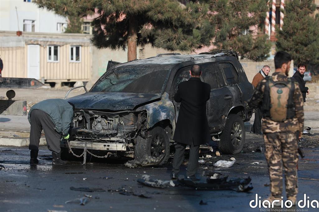 Al menos diez muertos y 52 heridos en un ataque con coche bomba en la capital de Afganistán