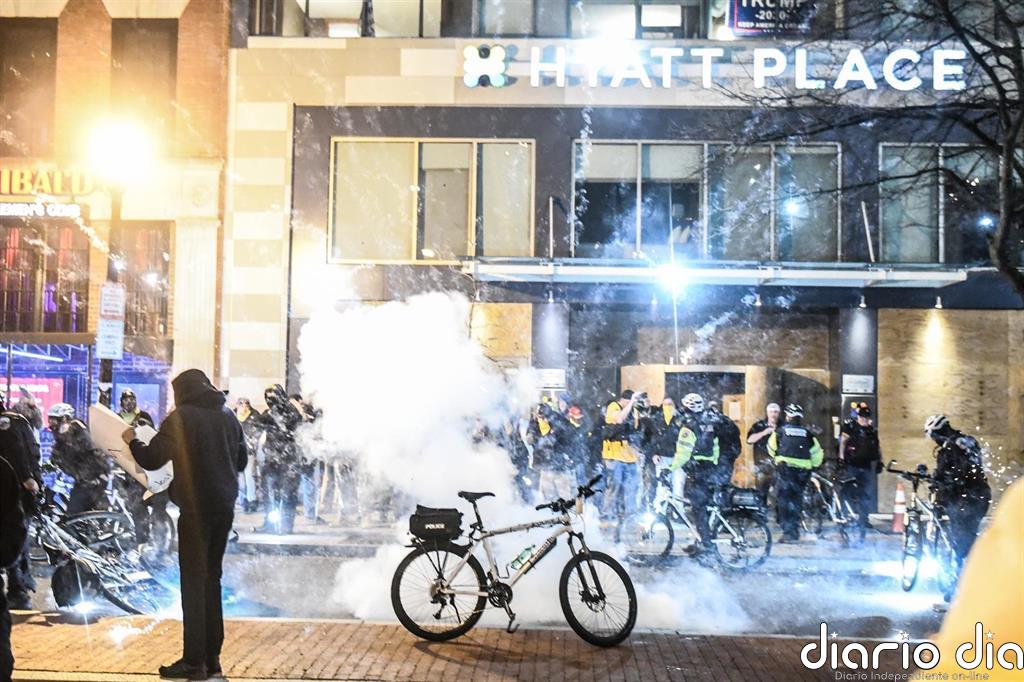Al menos seis personas detenidas en Washington en disturbios entre partidarios y detractores de Trump