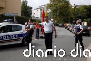 Al menos tres gendarmes muertos por disparos de un hombre armado en una casa del sureste de Francia