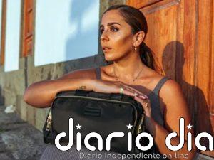 Anabel Pantoja lanza su propia colección de bolsos y colapsa la web de venta en pocos minutos