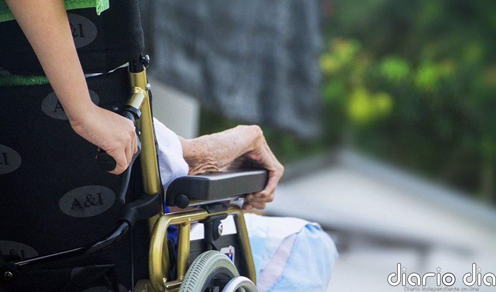 Andalucía fija unos requisitos para permitir salidas de mayores de residencias para pasar la Navidad en familia