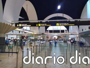 Andalucía no modificará las restricciones vigentes "al menos esta semana" y pide al Gobierno más control en aeropuertos