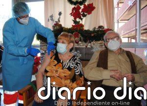 Antonio, de Bélmez, y Encarnación, de Linares, los primeros en recibir la vacuna contra el Covid-19 en Jaén