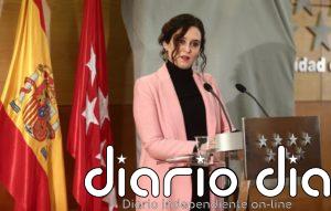 Ayuso defiende la Constitución tras el mensaje de Felipe VI y resalta: "El Rey con todos y todos con el Rey"