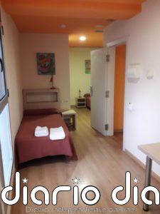 Barcelona empieza a trasladar a las personas sin hogar de los pabellones de Fira a residencias