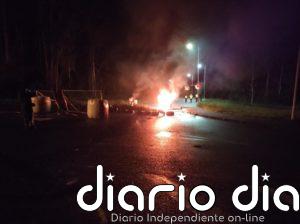 Barricadas y cortes de carreteras en el inicio de la huelga de 48 horas en Siemens Gamesa de As Somozas