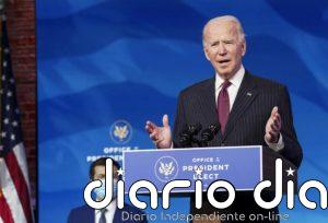 Biden advierte de que la Administración Trump se está quedando "muy atrás" en la distribución de la vacuna