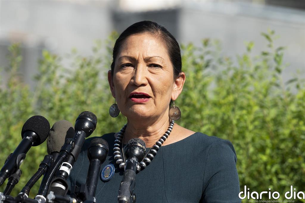Biden elige a Deb Haaland como secretaria de Interior, la primera nativa americana en ocupar el cargo