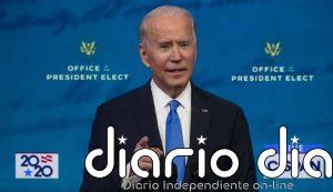 Biden pide "pasar página" y destaca que ni la pandemia ni "el abuso de poder" han frenado la democracia en EEUU