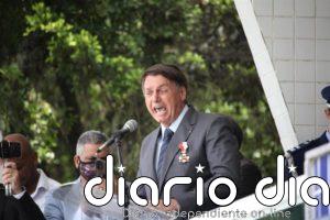 Bolsonaro asegura no sentirse presionado por no tener plazo para vacunación en Brasil