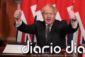 Boris Johnson firma el acuerdo que regulará las relaciones comerciales entre Reino Unido y la UE