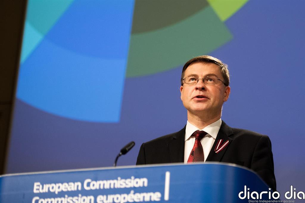 Bruselas pide explorar "todas las opciones" para salvar el veto de Hungría y Polonia al plan de recuperación