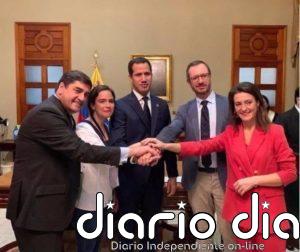 Cargos del PP apoyarán hoy en varias ciudades la consulta popular que promueve Guaidó contra la "farsa" de Maduro