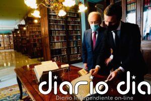 Casado defiende en la RAE el español como lengua vehicular y dice que comparten "la preocupación" por la 'Ley Celaá'