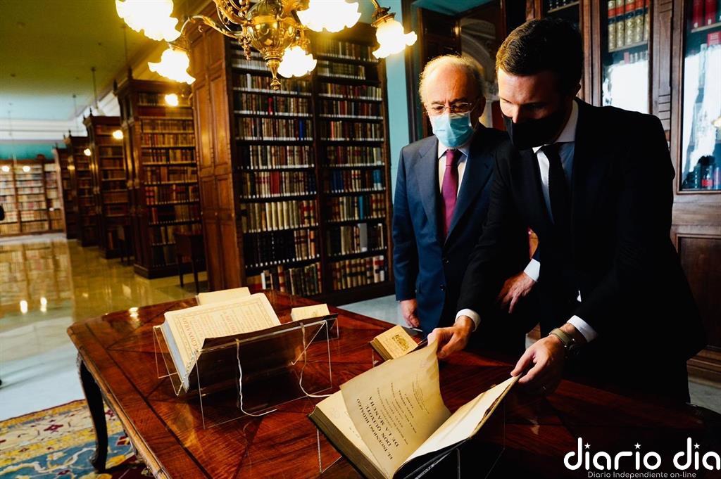 Casado defiende en la RAE el español como lengua vehicular y dice que comparten "la preocupación" por la 'Ley Celaá'
