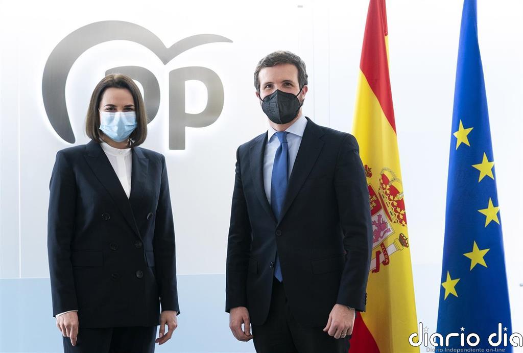 Casado traslada a la oposición bielorrusa su condena a la represión de Lukashenko