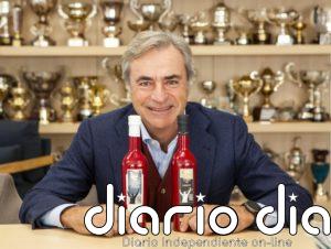 Castillo de Canena recurre al piloto Carlos Sainz para diseñar las etiquetas de su edición de aceite temprano