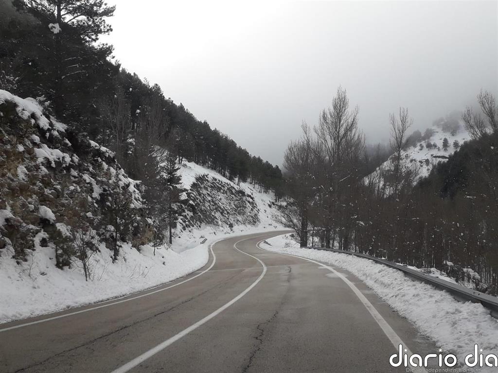 Abiertas en Jaén todas las carreteras de la Junta mientras se interviene en la A-6050 para despejar la nieve
