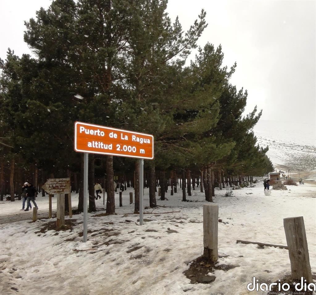 Abierto al tráfico el puerto de la Ragua en Granada tras la retirada de la nieve