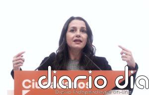 Arrimadas afea a Igea que no descarte acabar en el PP: "Él quiere su sillita y le da igual qué partido"