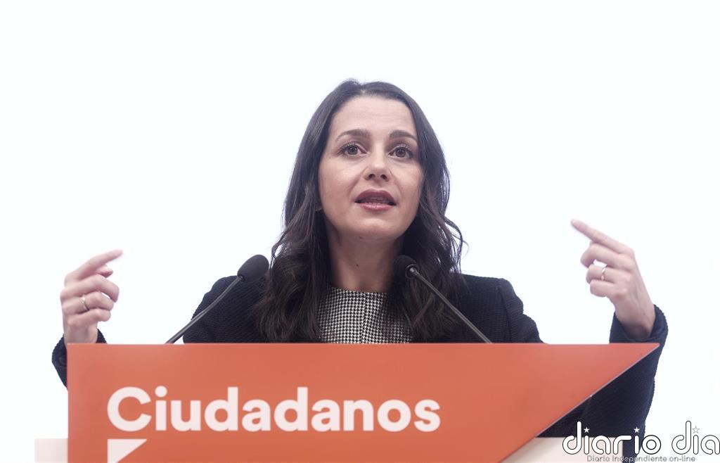 Arrimadas afea a Igea que no descarte acabar en el PP: "Él quiere su sillita y le da igual qué partido"