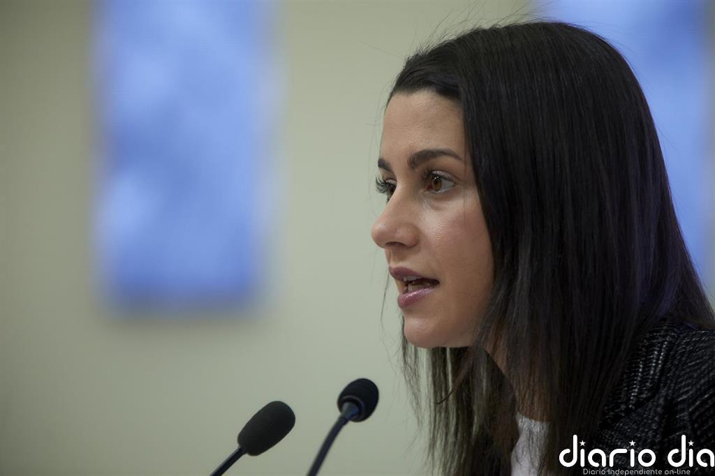 Arrimadas dice que Cs se opuso al decreto de los fondos europeos porque "no es bueno para España", no por el 14-F