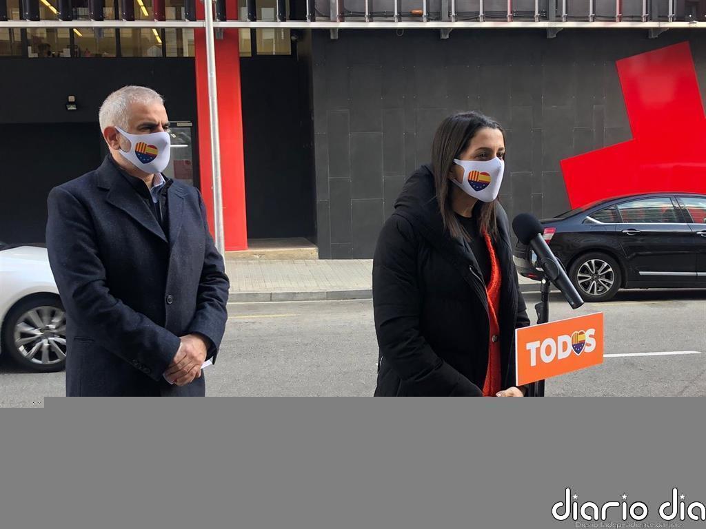 Arrimadas exige a Sánchez que "deje de hacer la estatua" y lidere una estrategia nacional frente a la pandemia