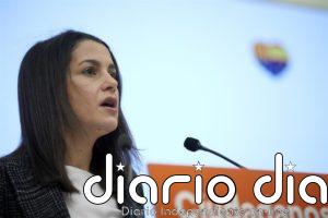 Arrimadas insta a Sánchez a desautorizar a Iglesias por comparar a Puigdemont con los exiliados del franquismo